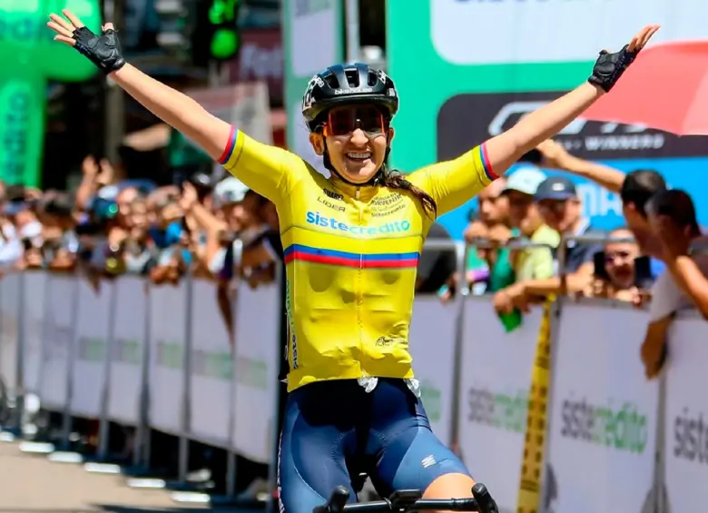 Stefanía Sánchez ganó en 2025 el Tour Femenino y fue tercera en la Vuelta a Colombia. FOTO CORTESÍA CICLISMO EN LÍNEA