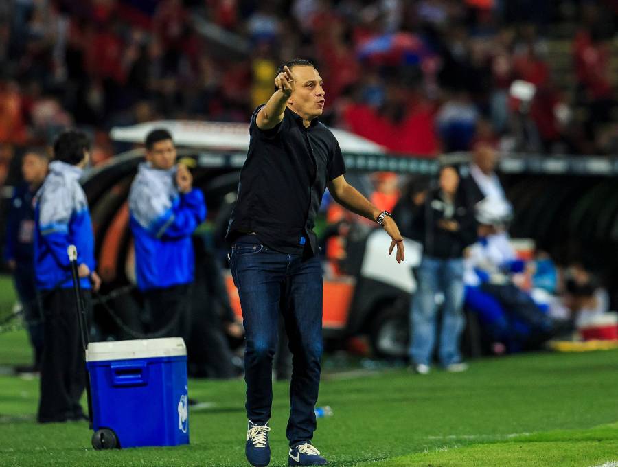 El entrenador Alejandro Restrepo asumió en el DIM en agosto de 2024. Foto: Camilo Suárez