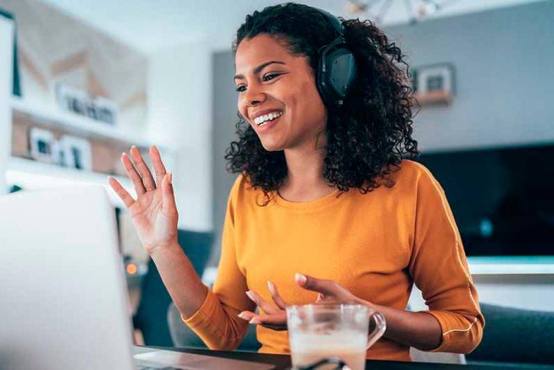Con conexión a internet, hoy es posible aplicar a vacantes en atención al cliente, ventas y soporte. FOTO: GETTY