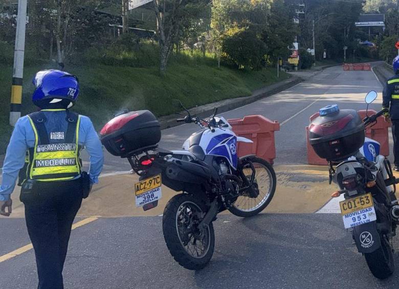 Cambios en la movilidad en El Poblado por deslizamiento en Los Balsos. FOTO: Cortesía