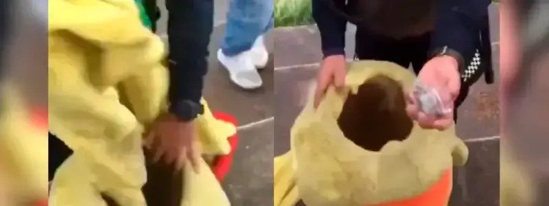 En video | Acusan a policía de meter marihuana dentro de pertenencias de artista callejero