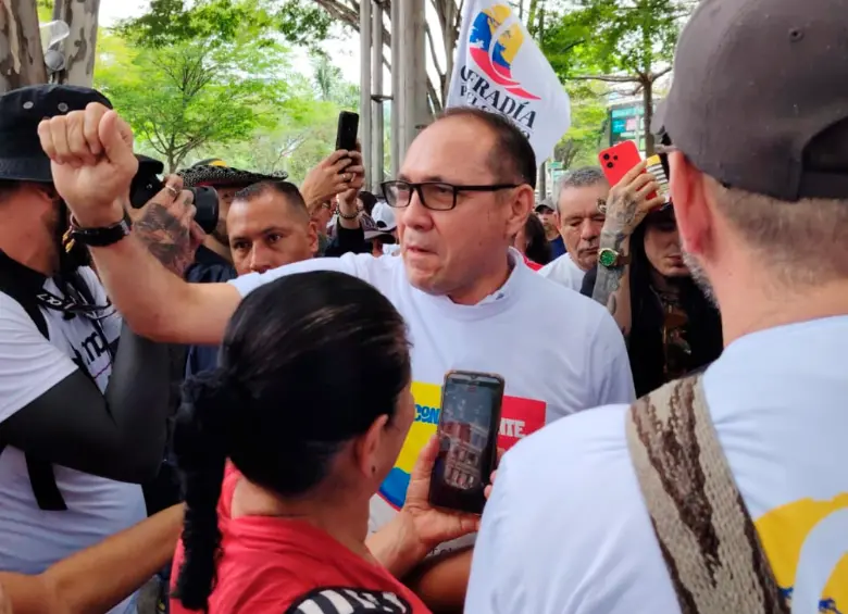 El ministro de Trabajo, Antonio Sanguino, presentó la nueva política laboral durante las marchas del Día del Trabajo en Medellín.