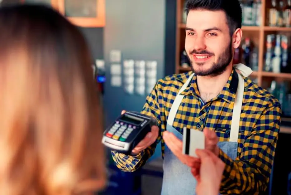 Las 2.700 tiendas de D1 en Colombia se suman a la red de corresponsales de BBVA. FOTO suministrada por BBVA