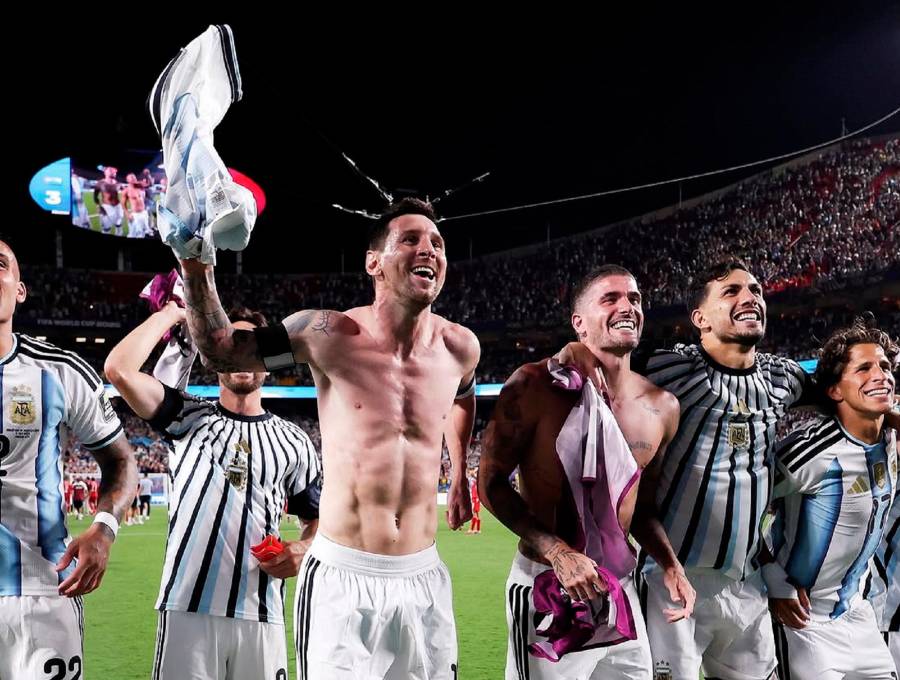 Messi deja la Selección Argentina después de 21 años, cuatro títulos y una generación marcada por su liderazgo. FOTO: INSTAGRAM MESSI