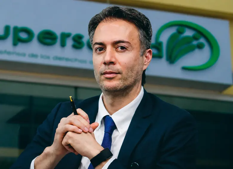 El exalcalde de Medellín, Daniel Quintero, fue nombrado superintendente de Salud a finales de abril pasado por el presidente Petro. FOTO Colprensa y El Colombiano
