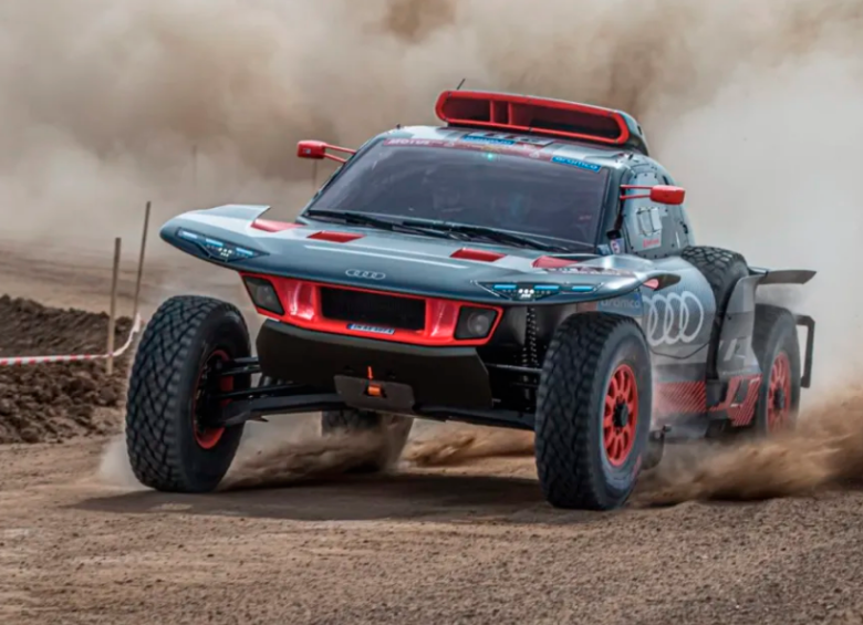 El español Carlos Sainz ha sido tres veces campeón del Rally Dakar (2010, 2018 y 2020). Foto EFE