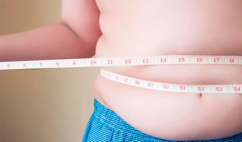 En la mayoría de los casos, la obesidad es el resultado de hábitos de vida sedentarios y poco saludables. Foto; Getty.