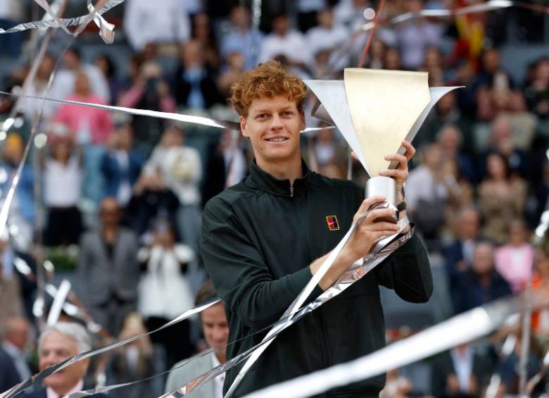 En Madrid, Sinner se anotó su 28ª victoria consecutiva en Masters 1000, en un partido que tuvo controlado desde el inicio ante Alexander Zverev. FOTO AFP