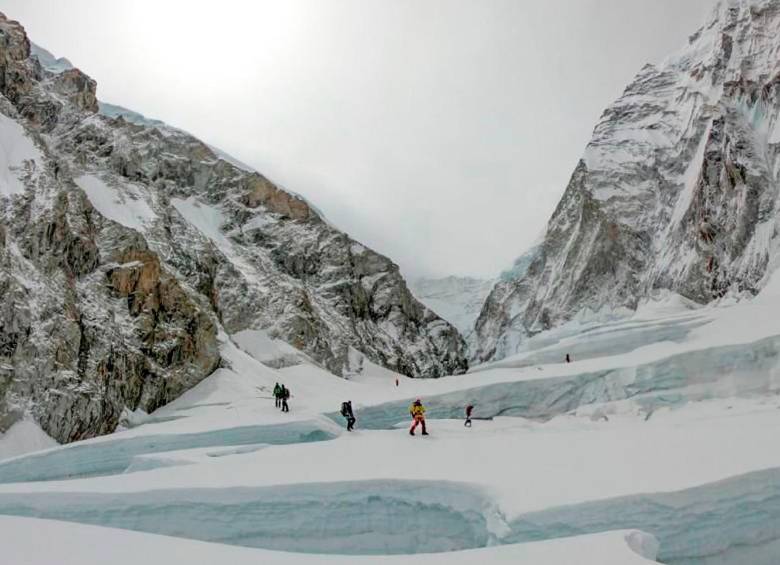 El monte Everest es el más alto de la tierra. Desde que comenzaron las expediciones en 1920, han muerto más de 300 personas. Foto