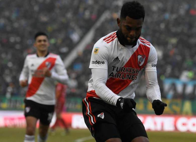 Miguel Borja ya hace famosa su celebración en Argentina. FOTO: TOMADA DE TWITTER @RiverPlate
