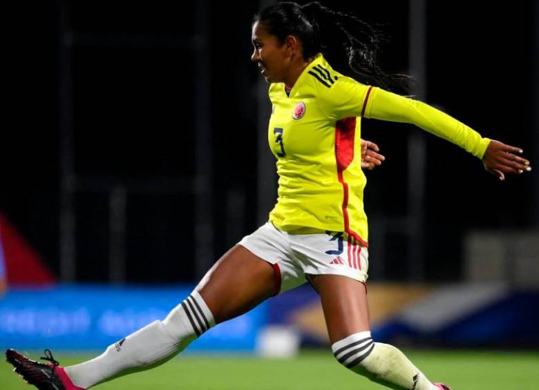 Daniela Arias integró la zaga defensiva de Colombia en suelo italiano. FOTO AFP