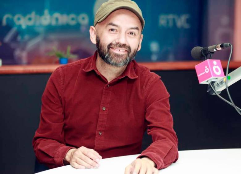 Álvaro González dijo también que estará ausente de la vida pública y las redes sociales mientras se resuelve la investigación en su contra. FOTO: COLPRENSA