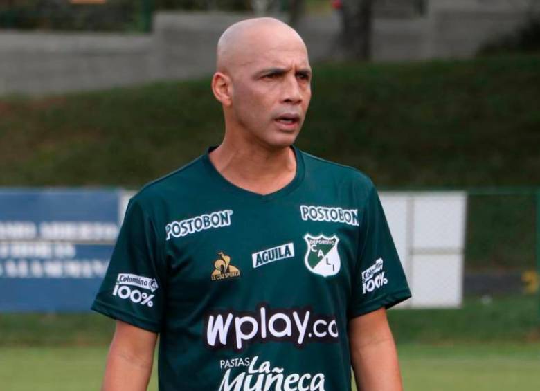 Mayer Candelo, de 45 años, debutó en esta labor en 2019, cuando estuvo al frente de Cortuluá. FOTO CORTESÍA DEPORTIVO CALI