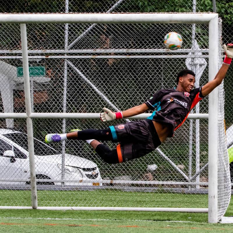 Camilo Blandón, arquero antioqueño que estará en el Sudamericano Sub-17 de Paraguay. FOTO JULIO CÉSAR HERRERA