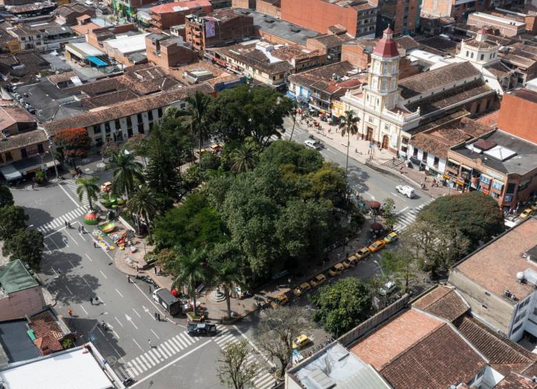 La remodelación del parque principal es uno de los proyectos bandera de la Alcaldía, pero sus obras aún no han comenzado luego de tres años. FOTOS Manuel Saldarriaga