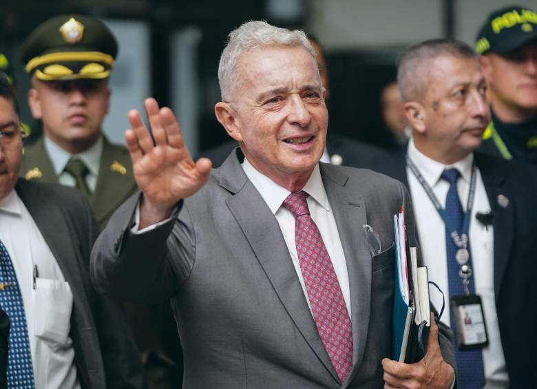 El expresidente Álvaro Uribe siempre defendió su inocencia y aseguró que era víctima de un montaje de sus detractores políticos. FOTO Xinhua