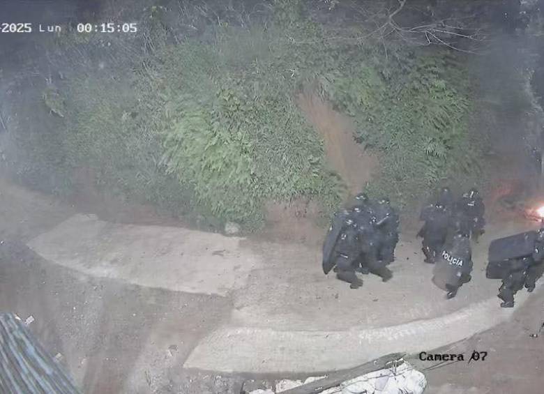 El personal de UNDMO procedió en el lugar, sin embargo, las autoridades afirmaron que varias personas evitaron la ejecución de la orden de registro. FOTO: Cortesía empresa Frontera Gold S.A.S