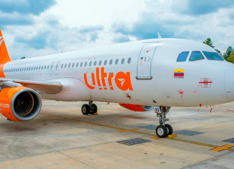 La administración de la aerolínea Ultra Air decidió dejar en tierra los tres aviones que tenía en operación ante la difícil situación económica de la compañía. FOTO Cortesía