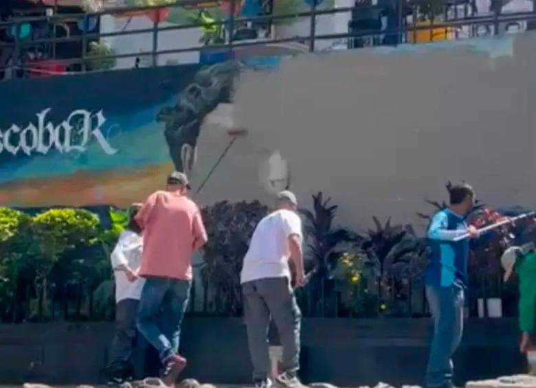 También borraron el mural de Pablo Escobar en Medellín