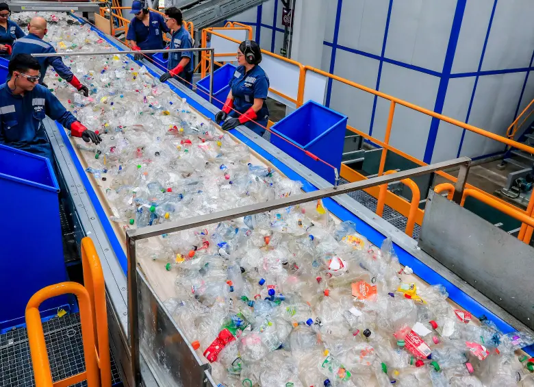 Las plantas de reciclaje de Enka impulsaron el crecimiento de los negocios verdes, que representaron el 65% de los ingresos de la compañía en 2025. FOTO EL COLOMBIANO