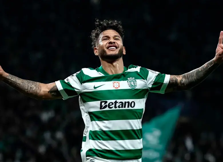 Luis Javier Suárez celebra uno de los dos goles que marcó con el Sporting de Lisboa. FOTO TOMADA X @SportingCP