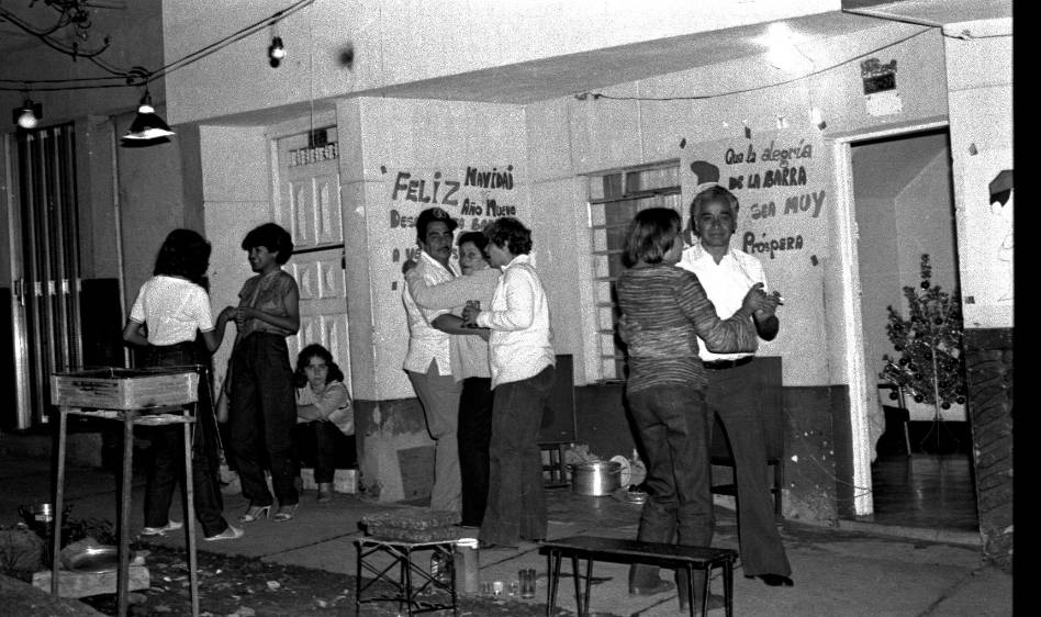 Una foto para el recuerdo. Celebración de Navidad en 1980. Foto: Archivo El Colombiano.