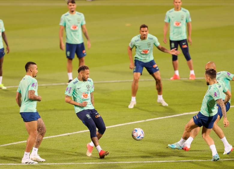 Brasil durante uno de sus entrenamientos en Qatar. FOTO: EFE