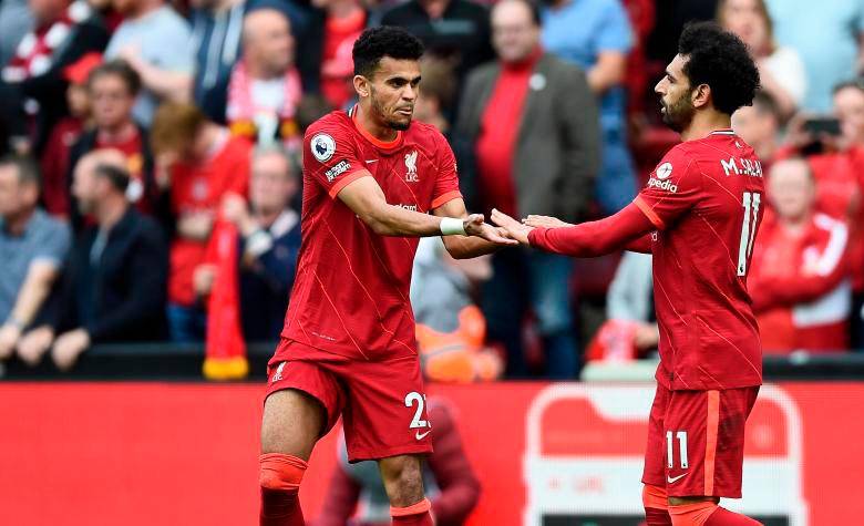 Luis Díaz y Mohamed Salah engalanan la Liga Premier con su fútbol. FOTO EFE. 