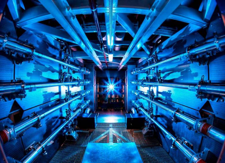 Imagen coloreada de una de las estructuras del National Ignition Facility (NIF), la instalación del Laboratorio Nacional Lawrence Livermore de EE. UU. donde se han realizado los experimentos. FOTO DAMIEN JEMISON - AGENCIA SINC
