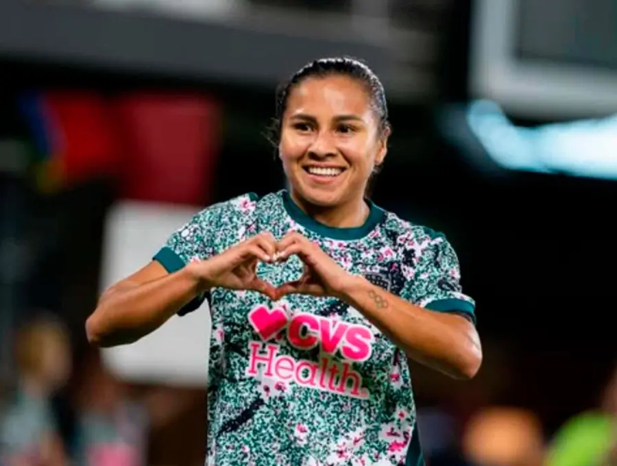 La jugadora colombiana Leicy Santos recibió un importante nominación en Estados Unidos por su labor social en su pueblo, Lorica, Córdoba. FOTO TOMADA INSTAGRAM 