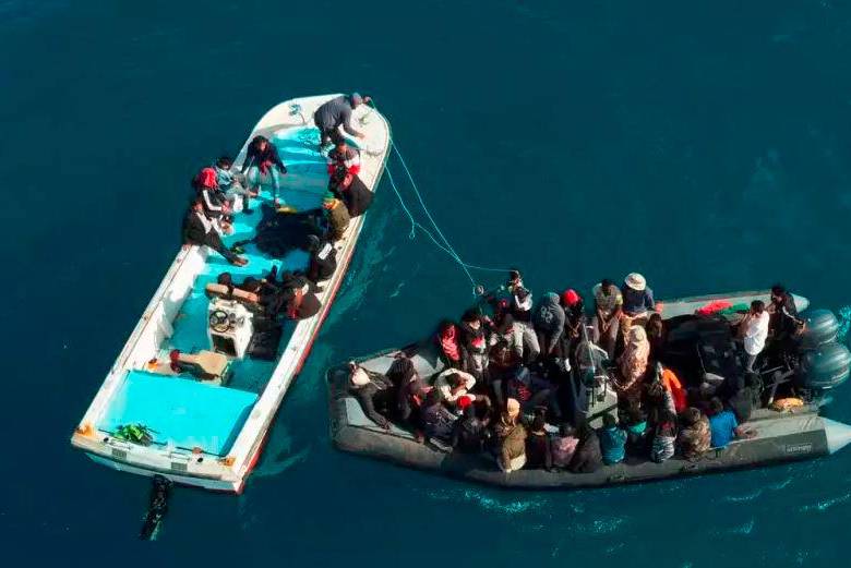 Once migrantes murieron luego de que su embarcación naufragara en las costas de Libia. Foto: AFP. 