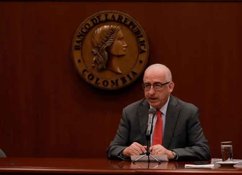 Leonardo Villar, gerente del Emisor, anunció la decisión de la junta sobre la tasa de intervención de política monetaria. FOTO cortesía Banco de la República