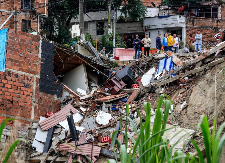  En La Iguaná hay orden de evacuación de viviendas por la creciente de la quebrada del mismo nombre. FOTOS JAIME PÉREZ Y CORTESÍA