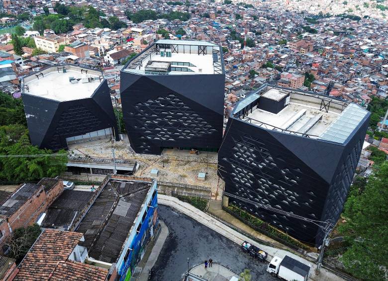 El Parque Biblioteca Santo Domingo conocido durante años como Biblioteca España podría estar listo en mayo con las obras finales que se llevarán a cabo en el auditorio de esta infraestructura. FOTO: Manuel Saldarriaga