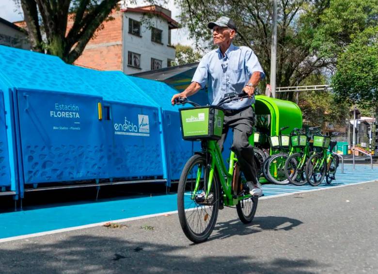 EnCicla dispone de más de 1.000 bicicletas y tiene presencia en los diez territorios que conforman el Valle de Aburrá, en un servicio totalmente gratuito para sus usuarios. Foto: Cortesía. 