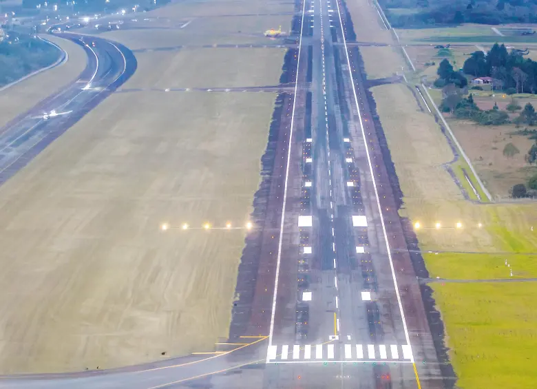 La segunda pista del aeropuerto José María Córdova, de Rionegro, uno de los más grandes pendientes desde el Gobierno Nacional. FOTO: EL COLOMBIANO