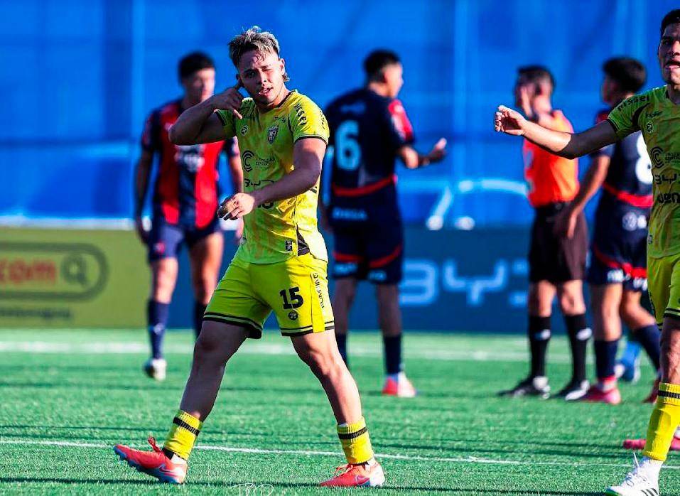 Juan Sebastián Herrera celebra el gol que marcó con Recoleta en la victoria 1-0 ante Cerro Porteño en el Torneo de Reservas de Paraguay.<span class="mln_uppercase_mln"> fOTO</span> <b><span class="mln_uppercase_mln">cortesía</span></b>