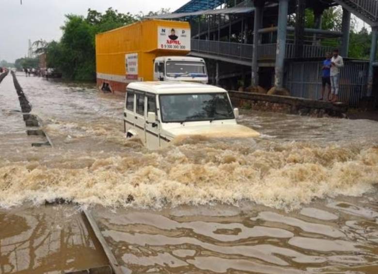 Las inundaciones en las calles de Nueva Delhi. FOTO: AFP