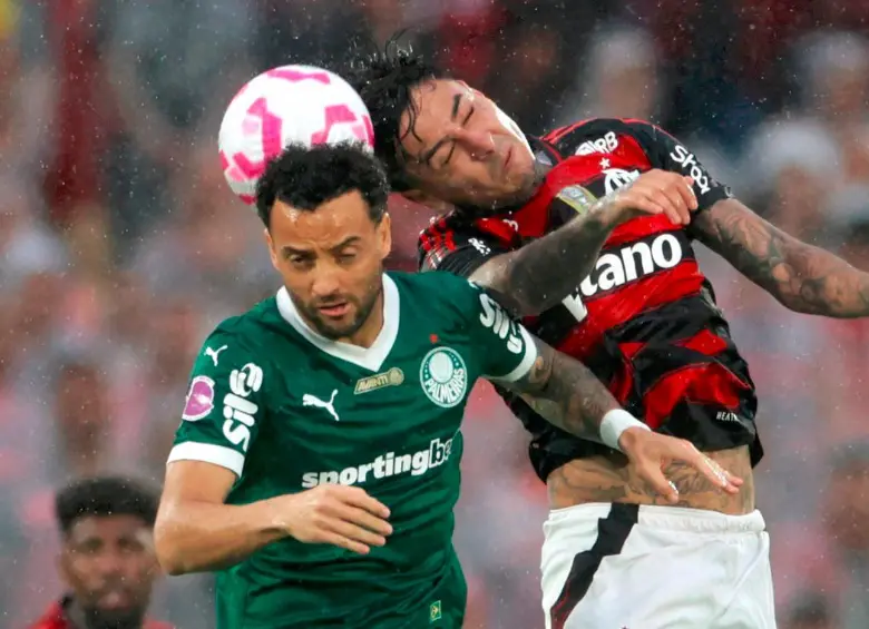 Un duelo como el de la final de la edición de este año, entre Flamengo y Palmeiras, se podría dar en la fase de Liga si la Libertadores adopta el formato de Champions. FOTO CONMEBOL