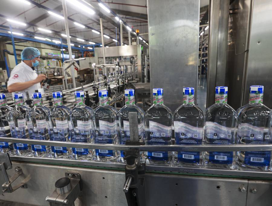 La Fábrica de Licores de Antioquia reiteró su preocupación frente a los impuestos establecidos para el sector de licores a raíz de la Emergencia Económica decretada por el Gobierno Nacional.<b> </b>FOTO<b> El Colombiano</b>