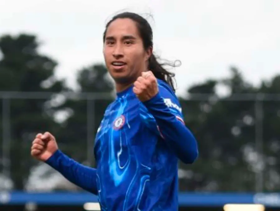 La colombiana Mayra Ramírez fue titular con el Chelsea para el duelo ante Manchester City por los cuartos de final de la Champions League. FOTO: Tomada de X @ChelseaFCW