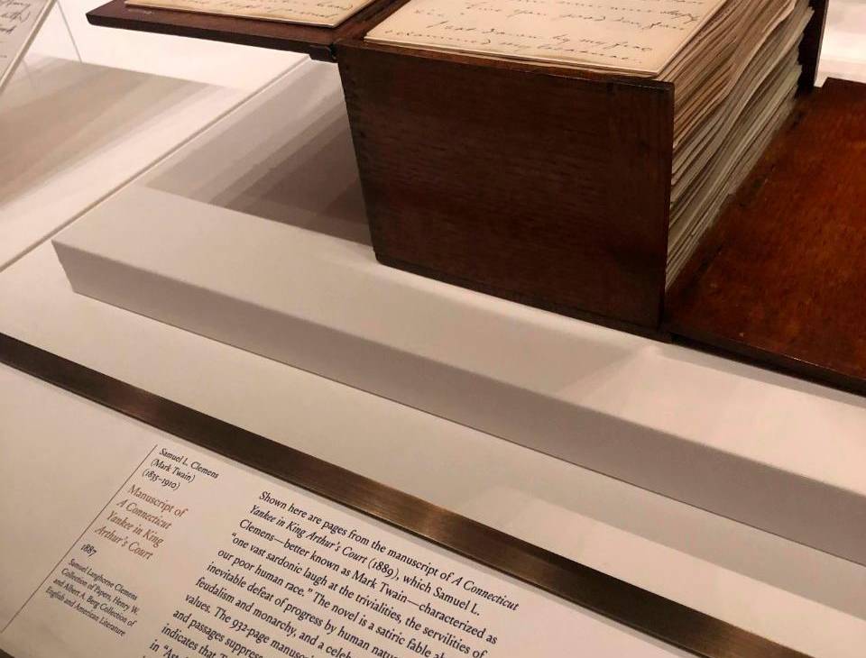 Otro de los tesoros en la exhibición, el manuscrito de “A Connecticut Yankee in King Arthur’s Court” de Mark Twain. FOTO MARIO DUQUE