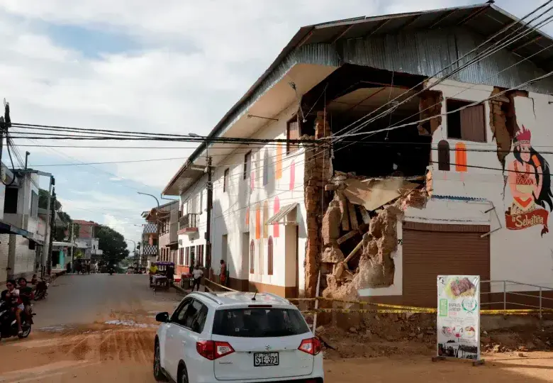 Algunas casas afectadas dejó este sismo. FOTO AFP