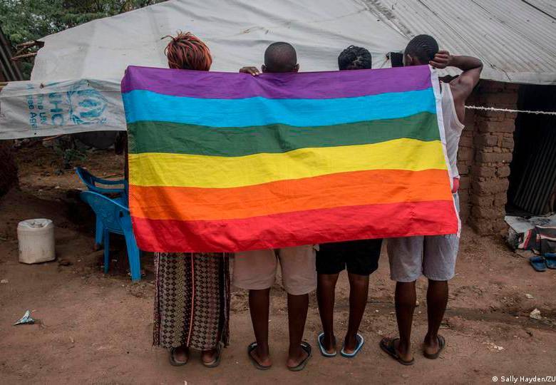 A la ley solo le resta la sanción del presidente, quien ha calificado a los homosexuales como “desviados”. FOTO TWITTER @gonzacarranzaa