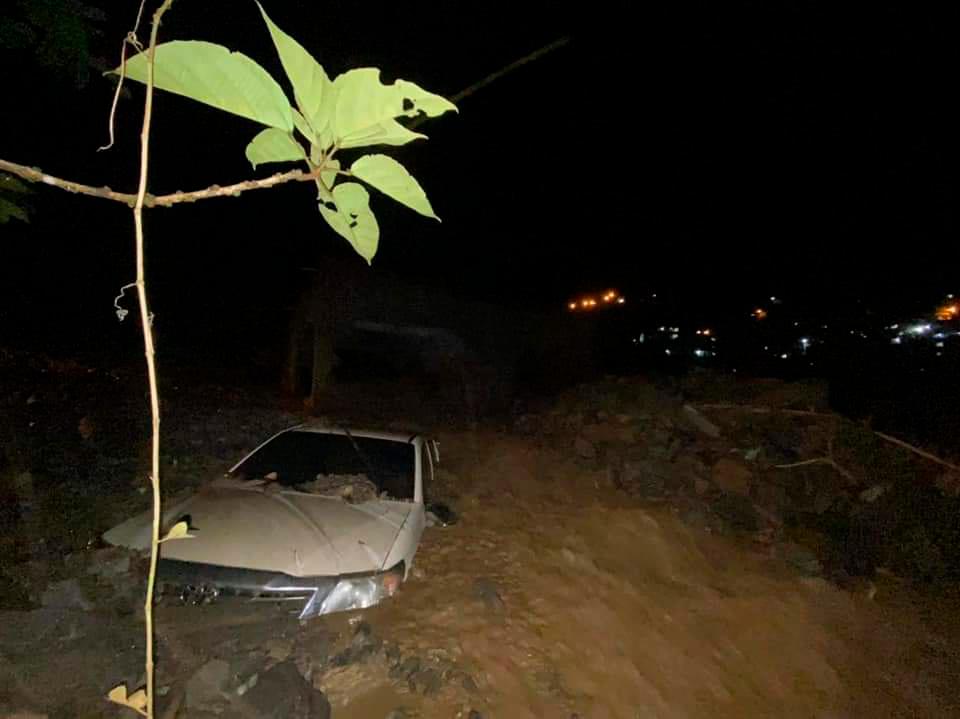 Las afectaciones se dieron en viviendas y vehículos pero sin víctimas fatales hasta el momento. Foto Cortesía Briceño Estéreo