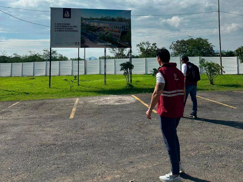 La medida en contra de la obra de Deportes Tolima se mantendrá hasta que el club y la constructora acrediten el cumplimiento de todos los estándares mínimos de seguridad. FOTO: Cortesía MinTrabajo