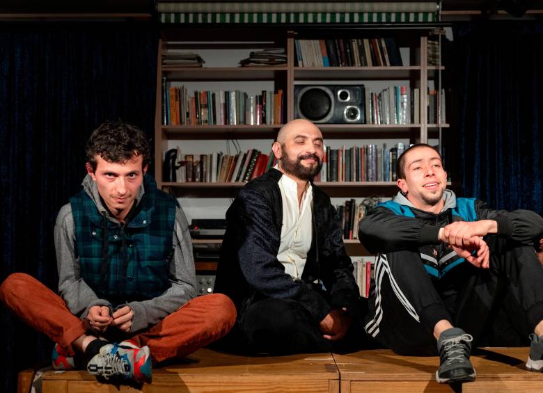 La obra Frágil tiene una duración de setenta minutos y cuenta con tres actores en escena. Foto: Cortesía Lina Castaño.