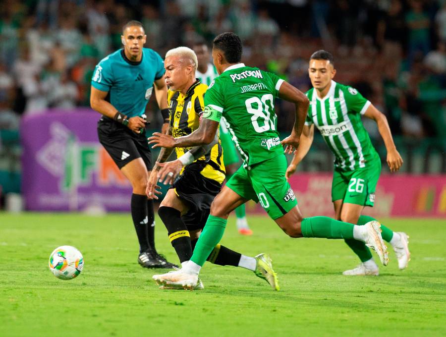 El arquero argentino Franco Armani, de 39 años, fue recibido por cerca de 20.000 personas que asistieron al Atanasio Girardot para ver el encuentro amistoso entre su club y Deportivo Táchira. <span class="mln_uppercase_mln">FOTO</span> <b><span class="mln_uppercase_mln">camilo suárez</span></b> 