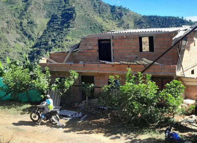 Vivienda afectada por el temblor, ubicada en el corregimiento de Santa Inés, Andes. FOTO: Cortesía
