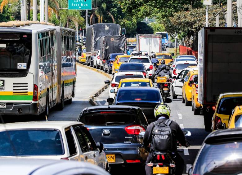 Las autoridades de movilidad recuerdan que incumplir la medida puede terminar en multas y hasta inmovilización del vehículo. FOTO Jaime Pérez